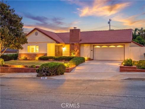 1319 Las Lomas