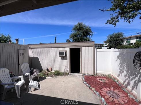 8221 Ginnis Green , Buena Park, CA