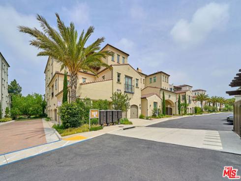 8898  Los Coyotes  210  Court, Buena Park, CA