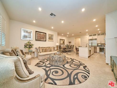 8898  Los Coyotes  210  Court, Buena Park, CA