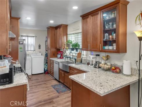 6861  Naomi   Avenue, Buena Park, CA