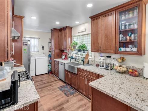 6861  Naomi   Avenue, Buena Park, CA