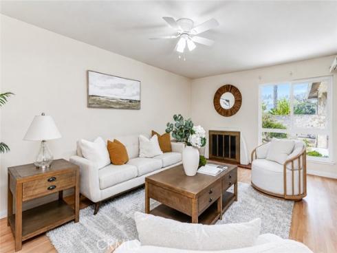 8237 Henshaw , Buena Park, CA