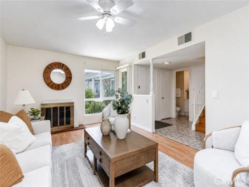 8237 Henshaw , Buena Park, CA