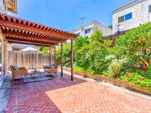 8237 Henshaw , Buena Park, CA