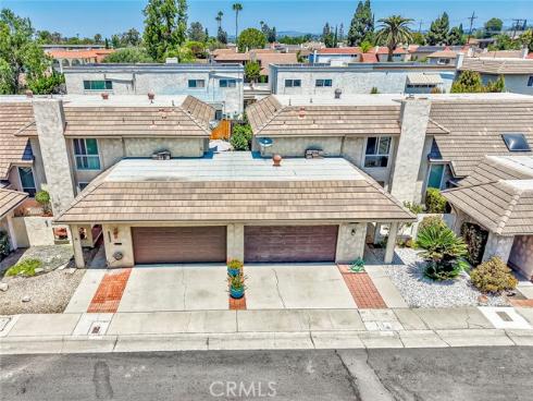 8237 Henshaw , Buena Park, CA