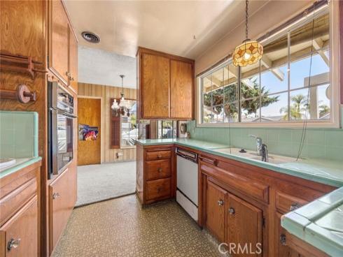 8425 Saturn , Buena Park, CA