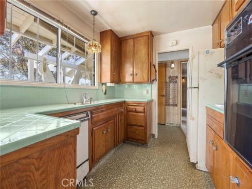 8425 Saturn , Buena Park, CA
