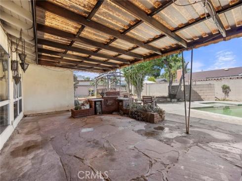 8425 Saturn , Buena Park, CA