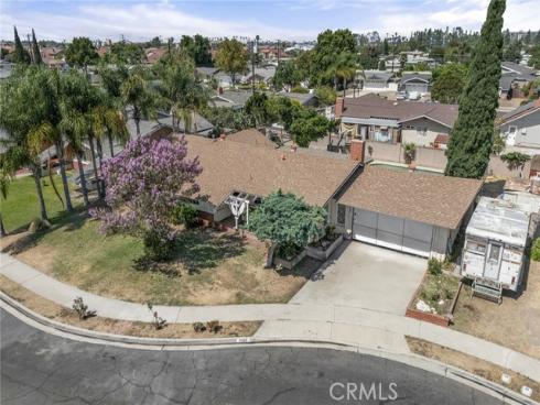 8425 Saturn , Buena Park, CA