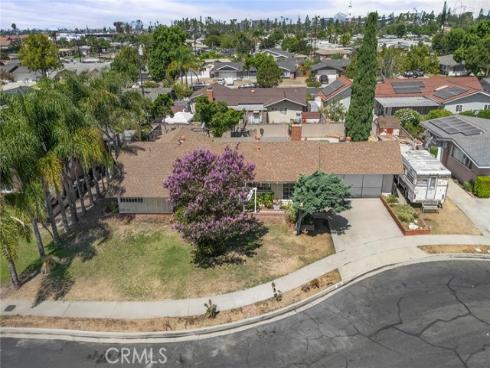 8425 Saturn , Buena Park, CA