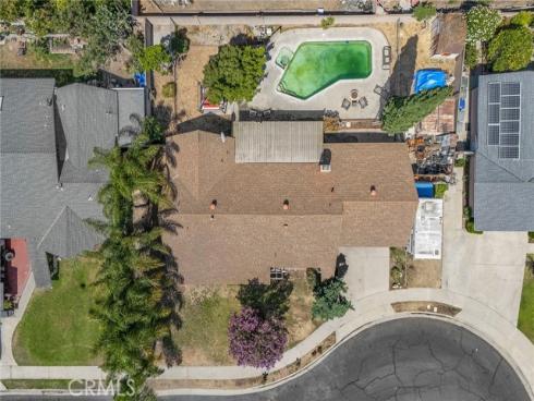 8425 Saturn , Buena Park, CA