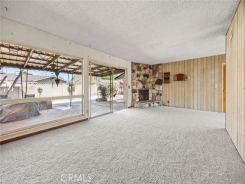 8425 Saturn , Buena Park, CA