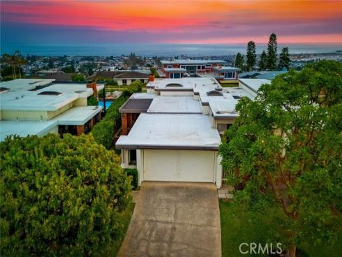 21 Beachcomber Drive, Corona del Mar, CA