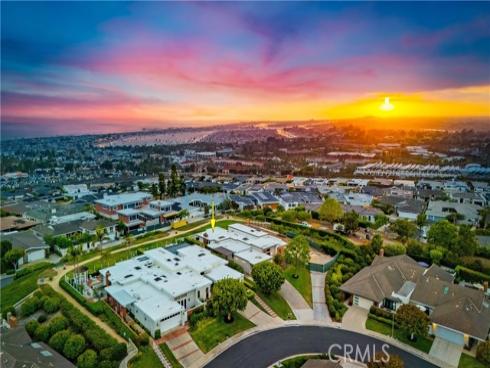 21 Beachcomber Drive, Corona del Mar, CA