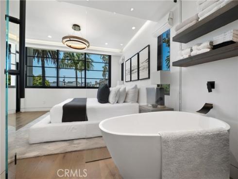 426  Marguerite  , Corona del Mar, CA