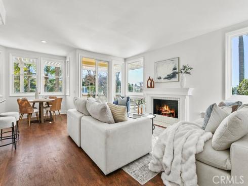 19 Harbor Pointe , Corona del Mar, CA