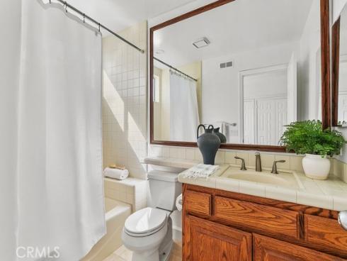 19 Harbor Pointe , Corona del Mar, CA