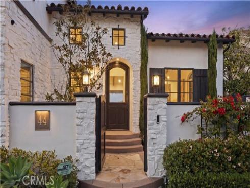 44 Drakes Bay Drive, Corona del Mar, CA