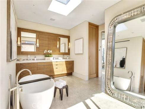 1231  Dolphin  , Corona del Mar, CA