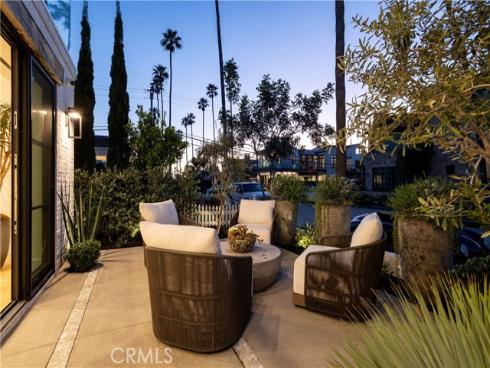 304 Goldenrod Avenue, Corona del Mar, CA
