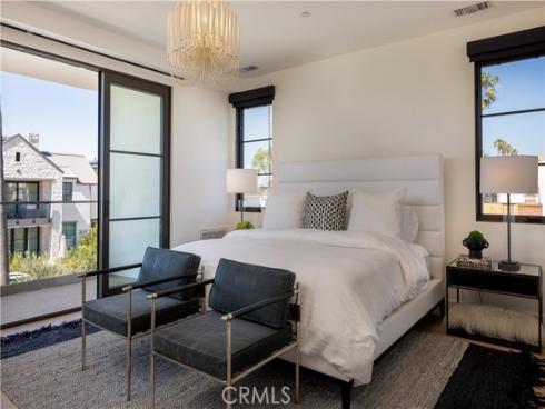 304 Goldenrod Avenue, Corona del Mar, CA