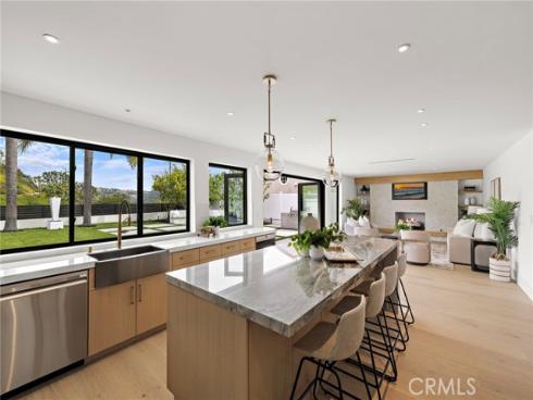 6 Monterey Circle, Corona del Mar, CA