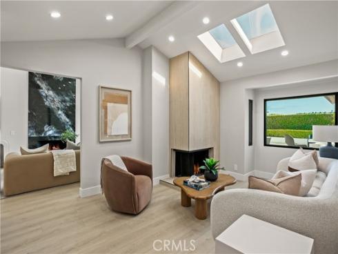 10 White Water Drive, Corona del Mar, CA