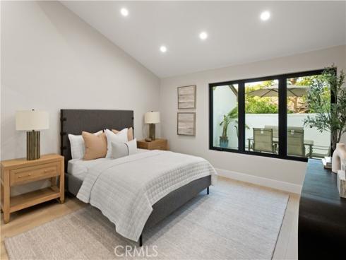 10 White Water Drive, Corona del Mar, CA