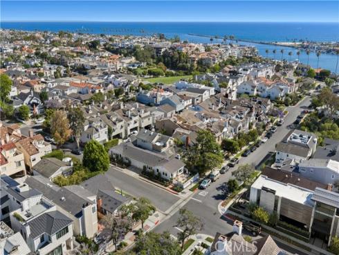 500  Acacia  , Corona del Mar, CA