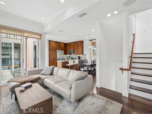 417 Poinsettia Avenue, Corona del Mar, CA