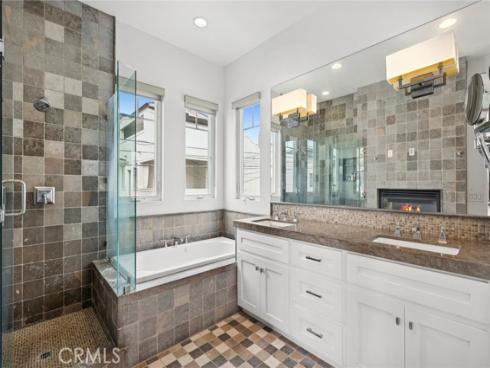 417 Poinsettia Avenue, Corona del Mar, CA