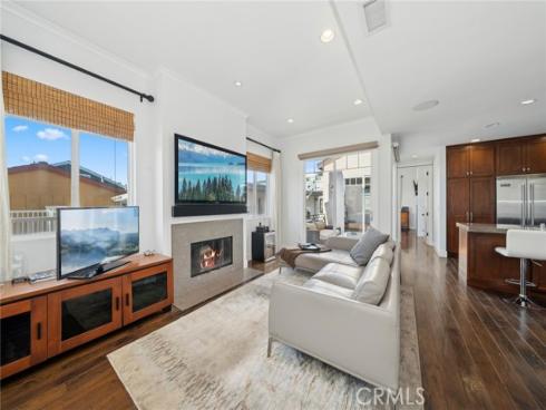417 Poinsettia Avenue, Corona del Mar, CA