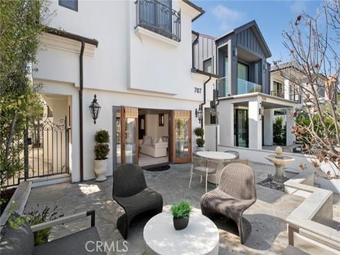707 Larkspur Avenue, Corona del Mar, CA