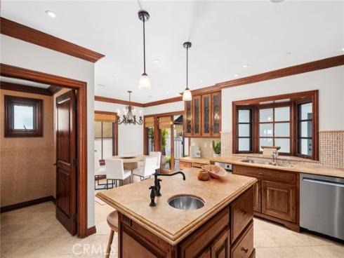 707 Larkspur Avenue, Corona del Mar, CA