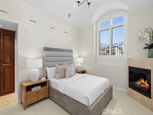 707 Larkspur Avenue, Corona del Mar, CA