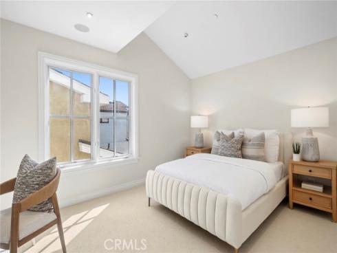 707 Larkspur Avenue, Corona del Mar, CA