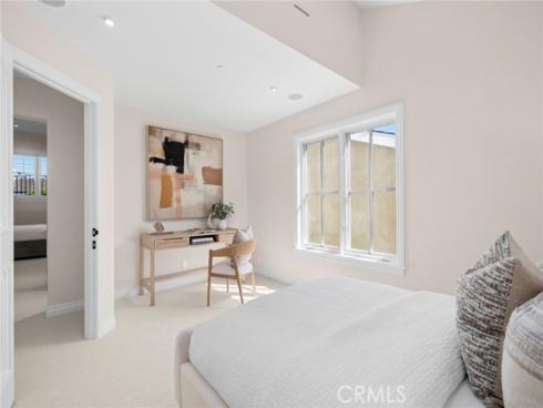 707 Larkspur Avenue, Corona del Mar, CA