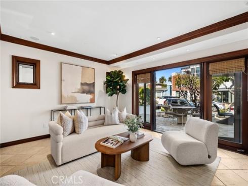 707 Larkspur Avenue, Corona del Mar, CA