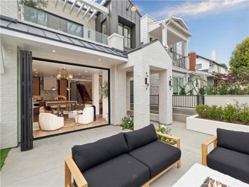 715 Poinsettia , Corona del Mar, CA