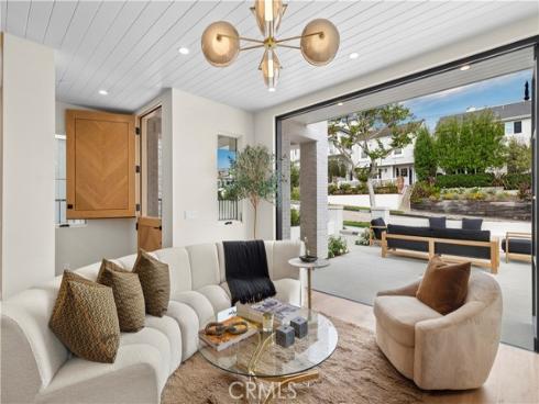 715 Poinsettia , Corona del Mar, CA