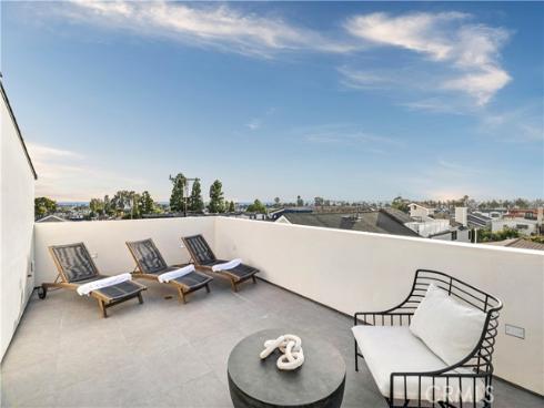 715 Poinsettia AvenueRear, Corona del Mar, CA