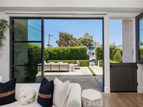 408  Poinsettia   Avenue, Corona del Mar, CA