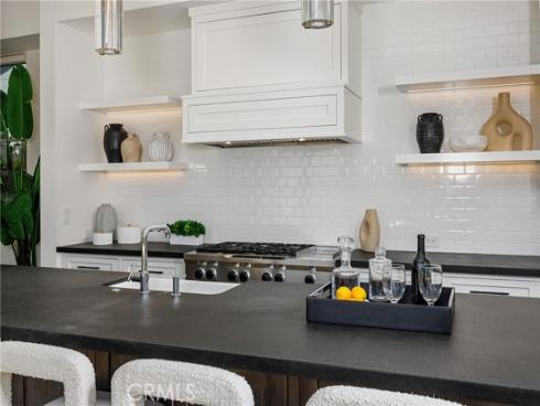 408  Poinsettia   Avenue, Corona del Mar, CA