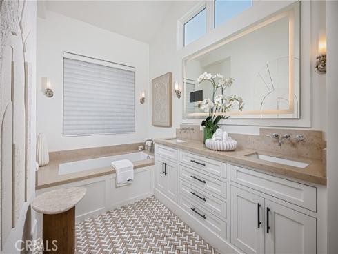 408  Poinsettia   Avenue, Corona del Mar, CA