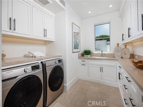 408  Poinsettia   Avenue, Corona del Mar, CA