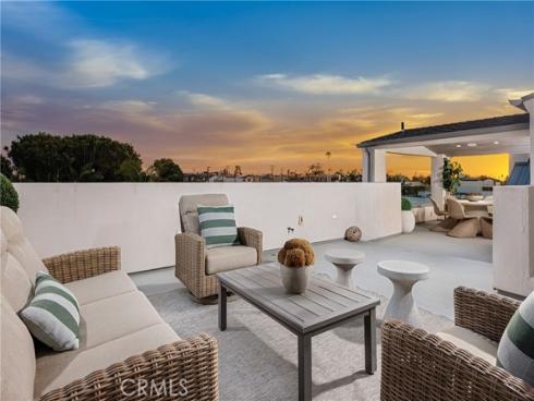 408  Poinsettia   Avenue, Corona del Mar, CA