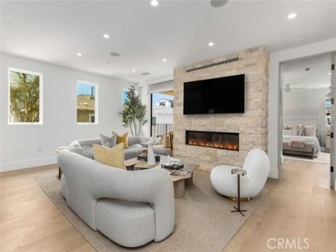 611 Marguerite B Avenue, Corona del Mar, CA