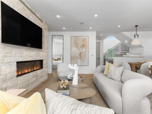 611 Marguerite B Avenue, Corona del Mar, CA