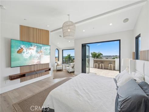 312 Carnation Avenue, Corona del Mar, CA